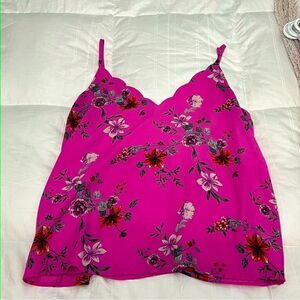 Socialite hot pink floral camisole with scalloped V Neck & adjustable straps XL